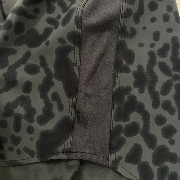 Lululemon button up animal print shirt - Picture 6 of 11